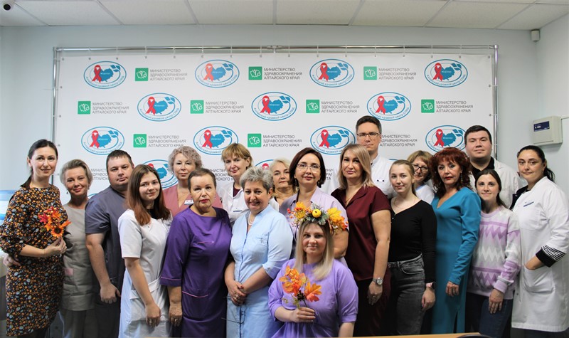 Поздравляем с Днем Ветеранов Центра СПИД!
