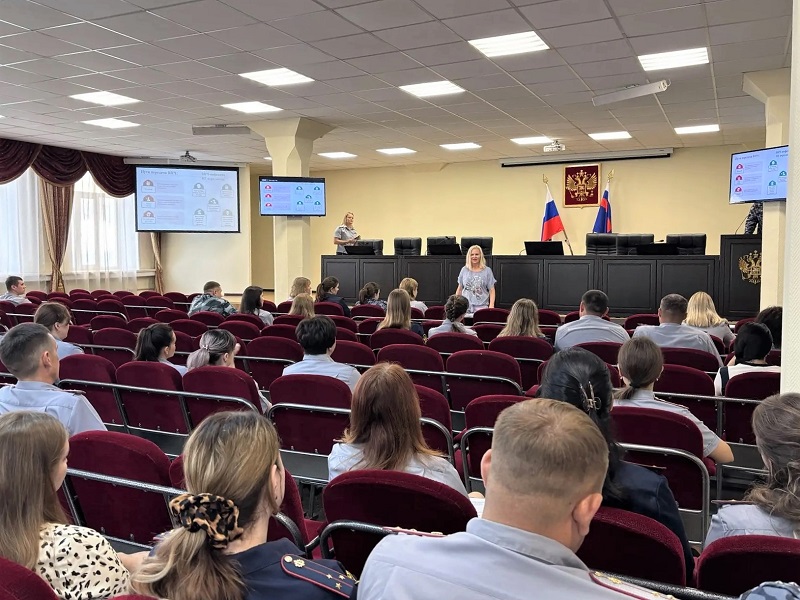 Специалист Алтайского центра СПИД провел семинар для сотрудников УФСИН России по Алтайскому краю 