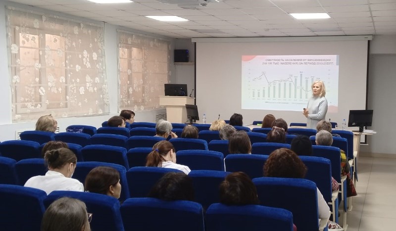 Медицинские сотрудники Детской городской больницы №1 посетили семинар «Актуальные вопросы ВИЧ-инфекции»